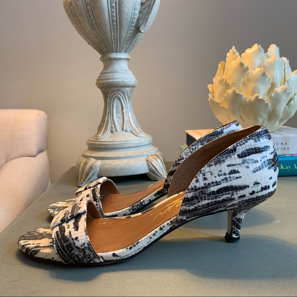 Black & White Rowen Kitten Heels Size 6